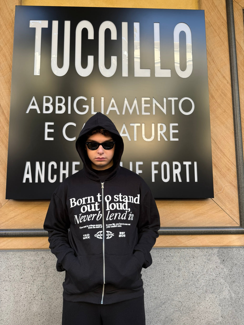 Felpa Zip e Cappuccio