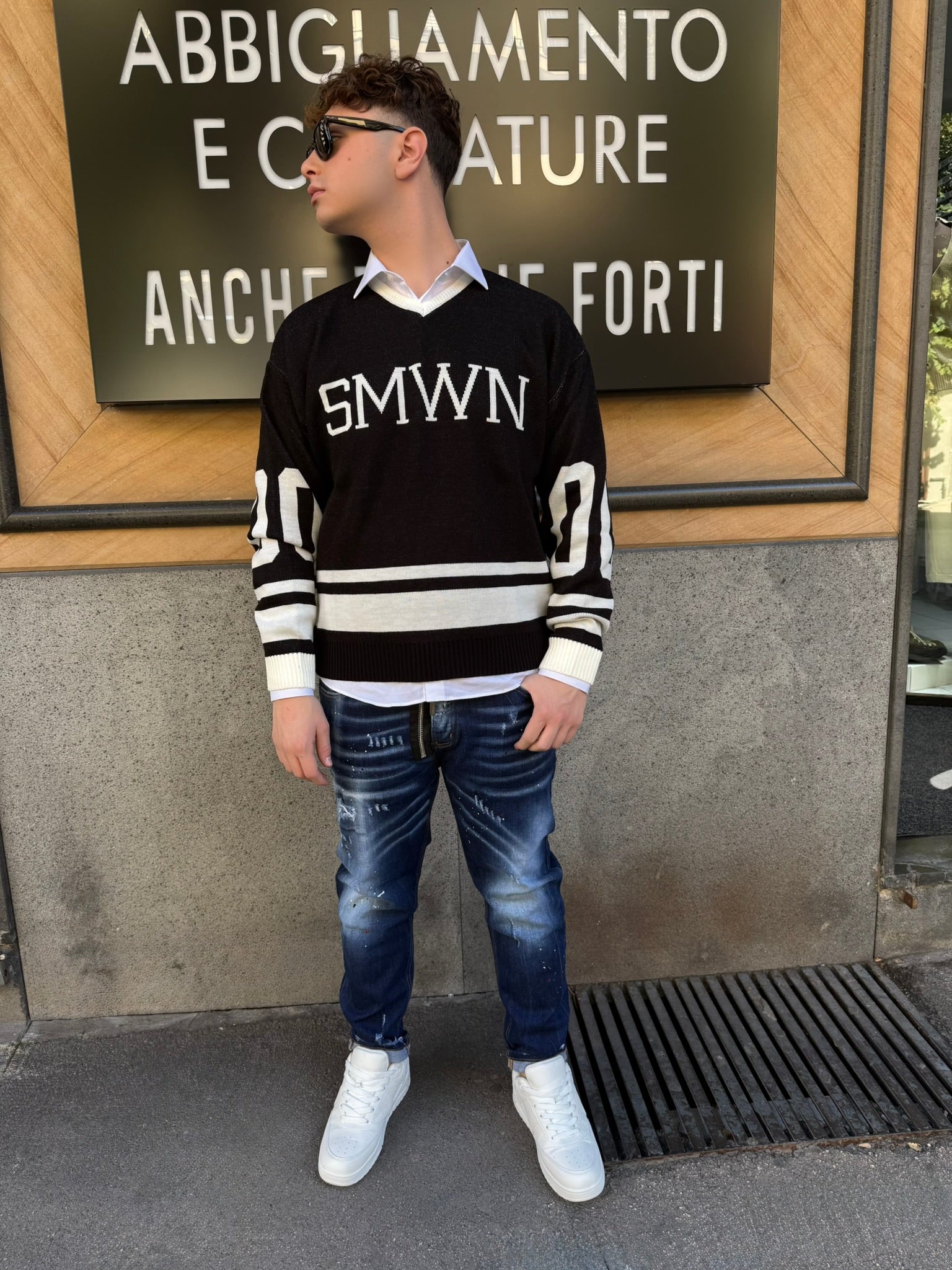 Maglione Scollo a Punta